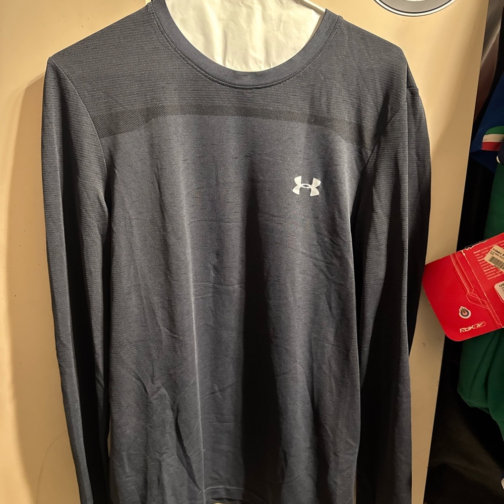 Under Armour Men's Dark Gray Long Sleeve Tee